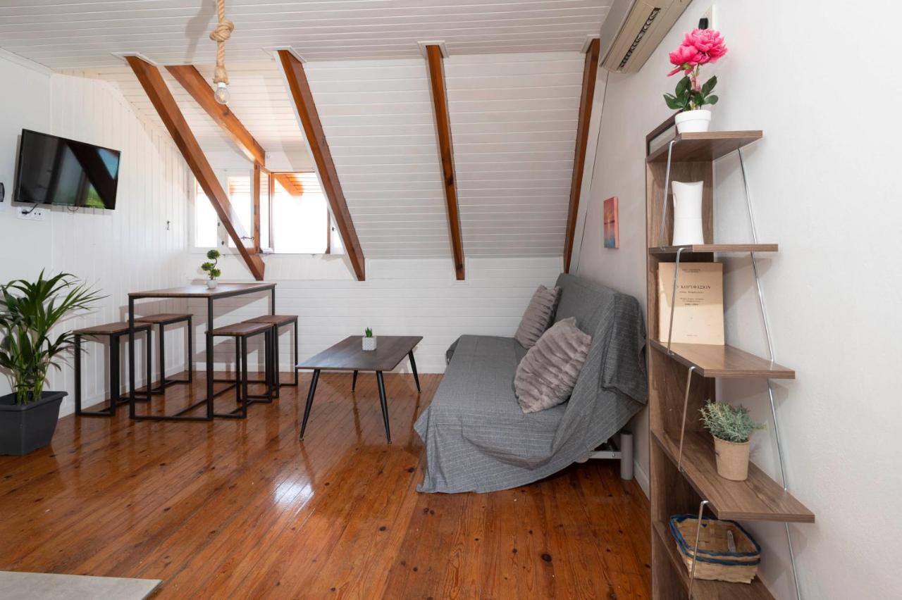 Giorgos House Attic Apartment Gialova Exterior foto